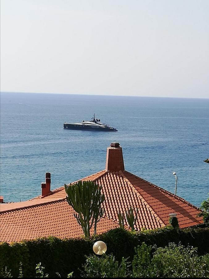 Casa Di Giorgio-Fronte Spiaggia Pizzo  Exterior photo