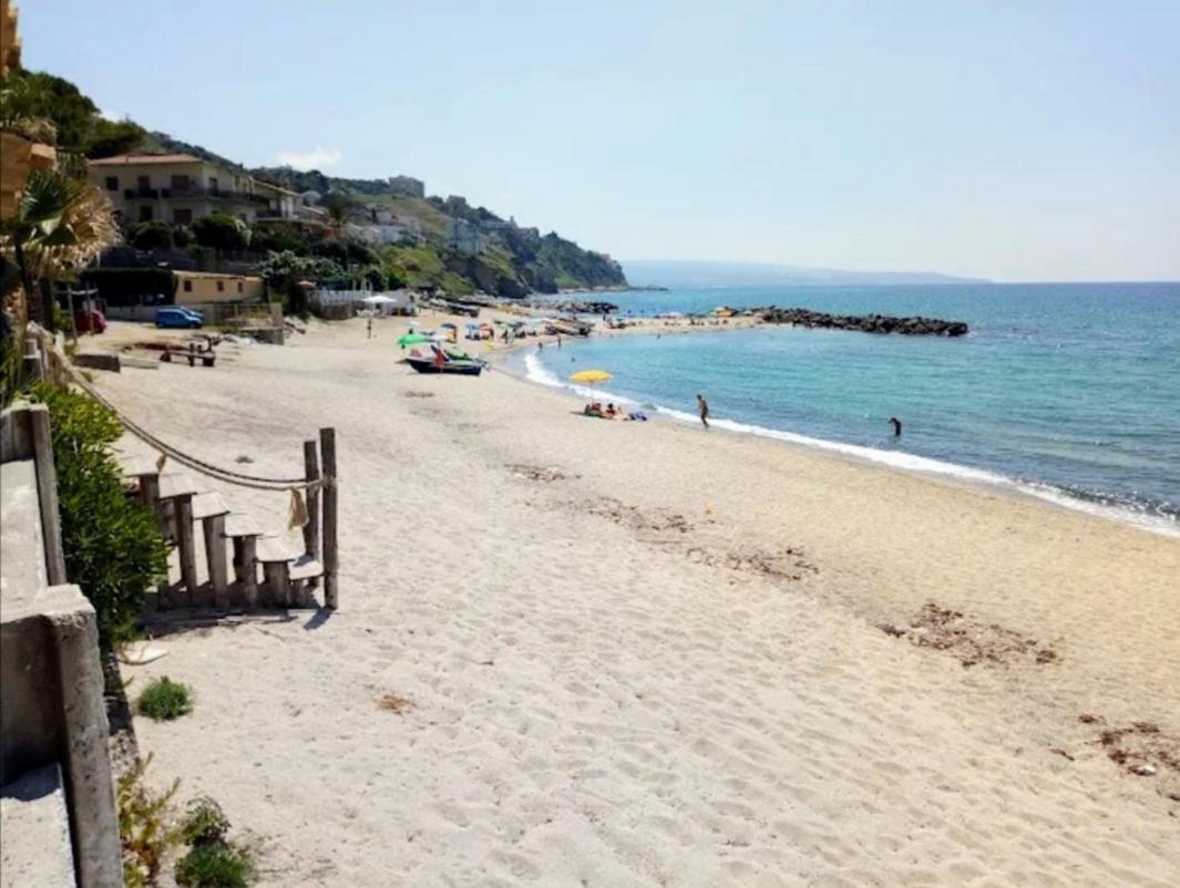Casa Di Giorgio-Fronte Spiaggia Pizzo  Exterior photo